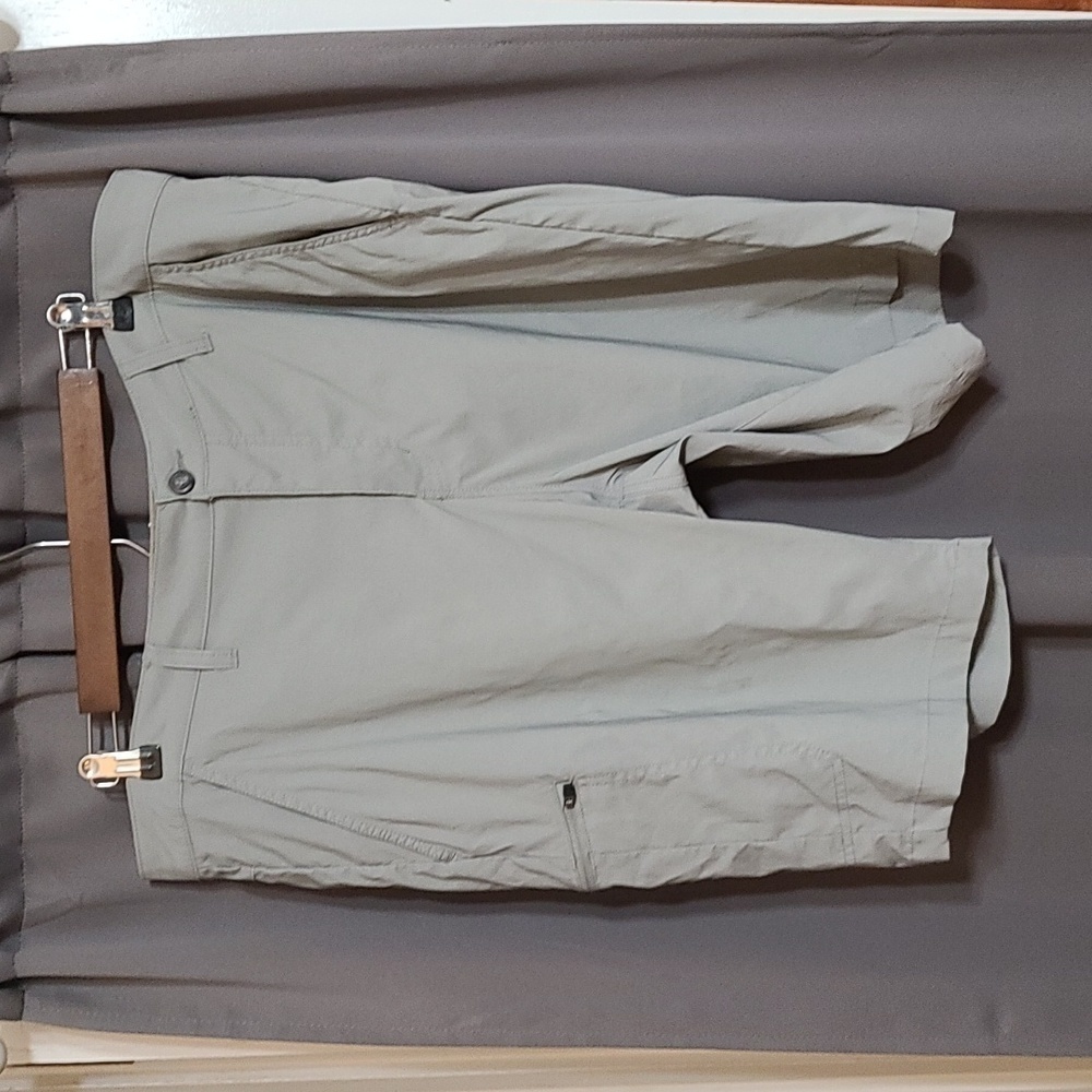 Eddie Bauer Mens Shorts Lightweight Gray Pockets‎ Sz 40 EUC